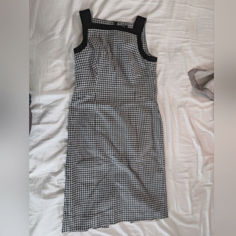 Like New W by Worth Women's Sleeveless Square Neck Printed Sheath dress, Size 6